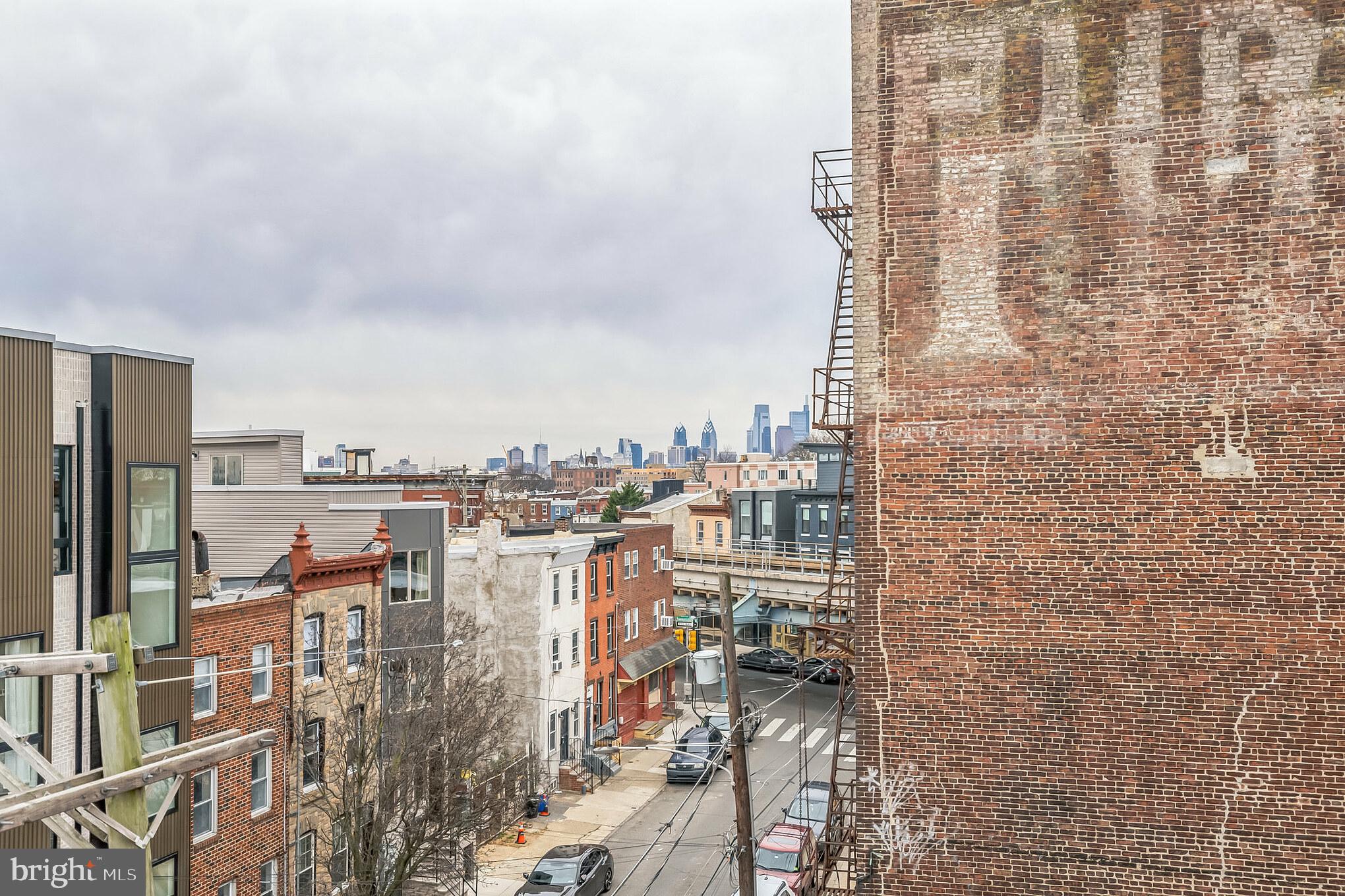 2216 EMERALD STREET |UNIT B