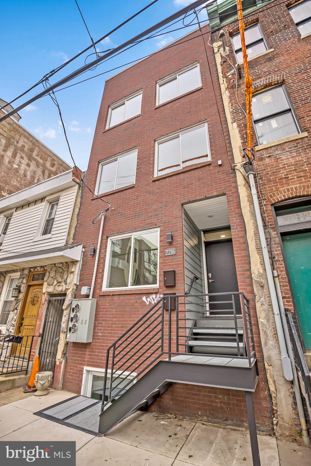 2216 EMERALD STREET |UNIT B