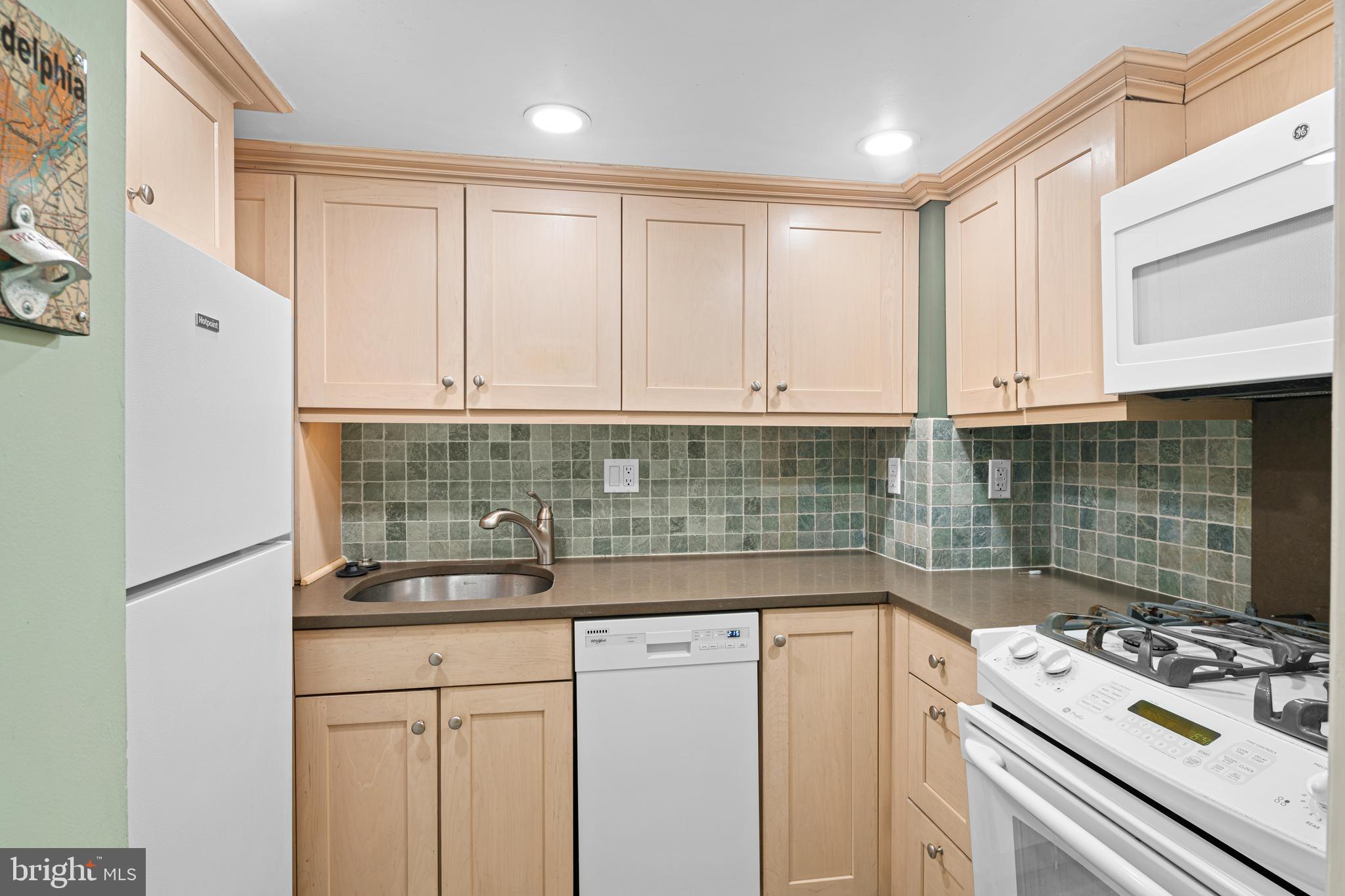 1008 SPRUCE STREET 20 1018 - 1M