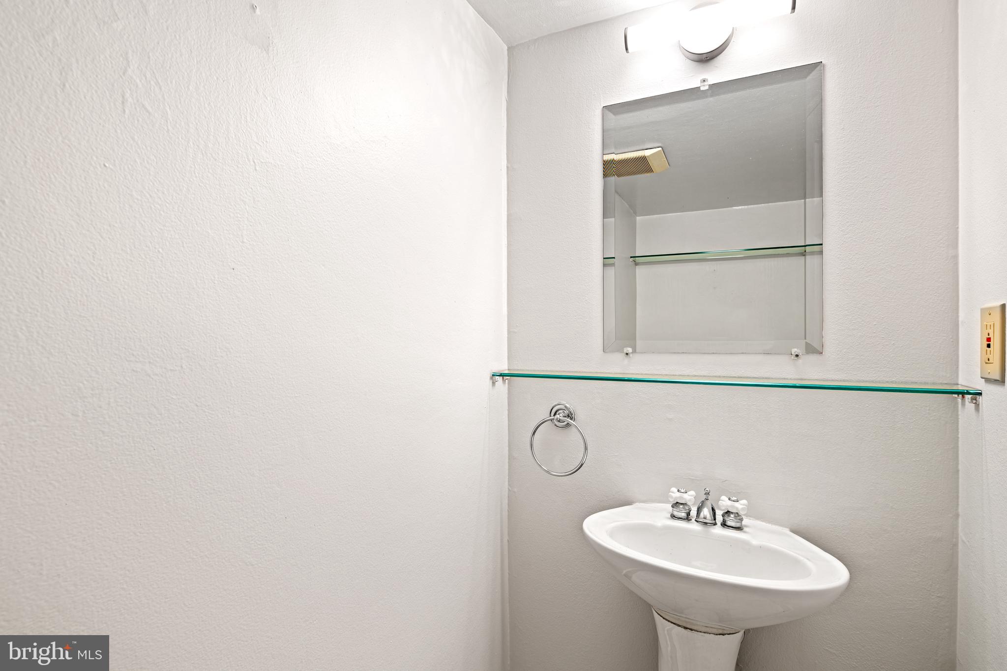 1008 SPRUCE STREET 20 1018 - 1M