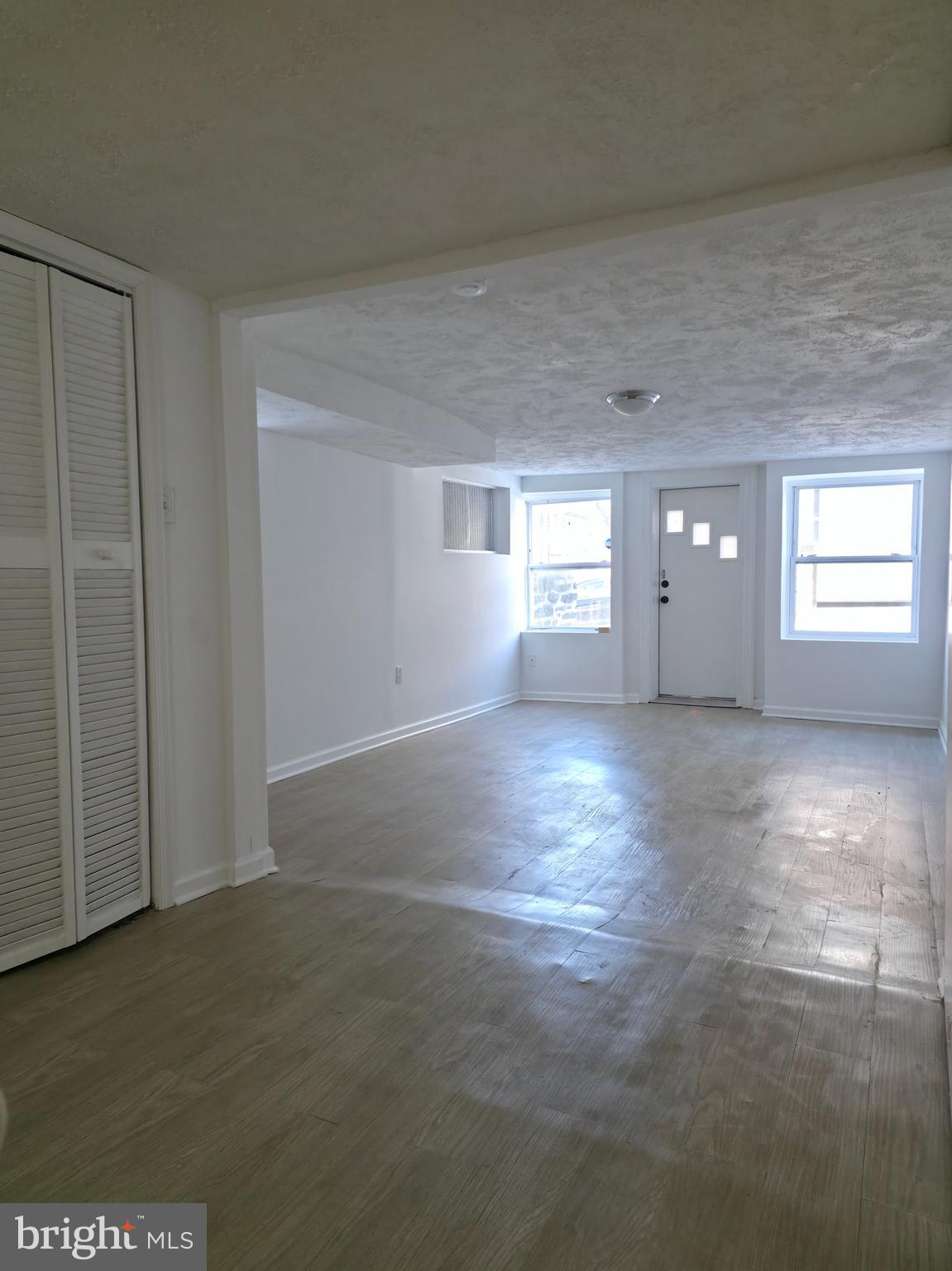 4004 MITCHELL STREET