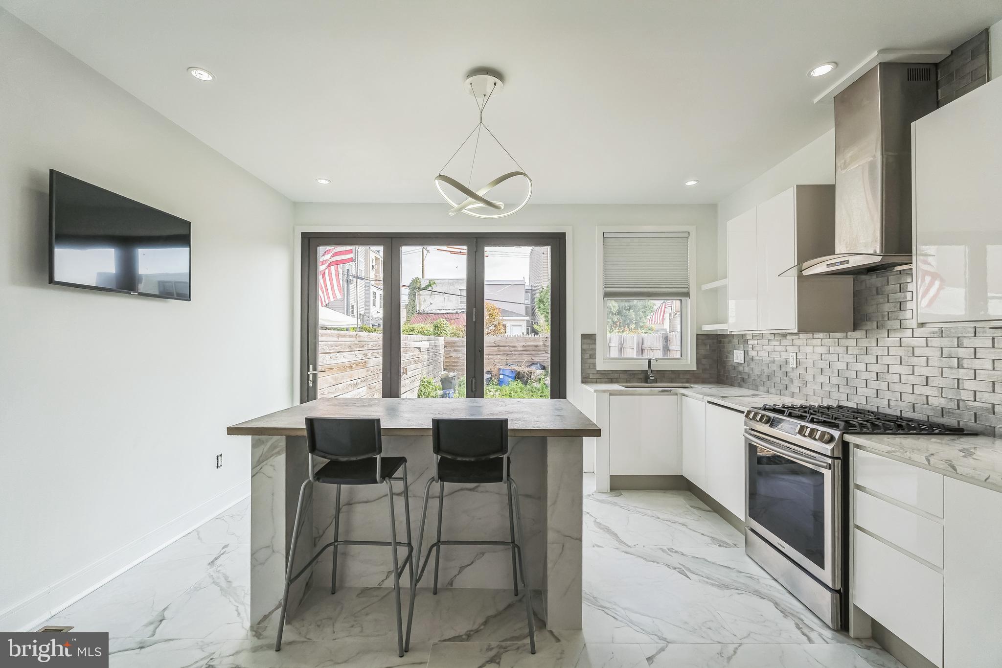 2609 E NORRIS STREET