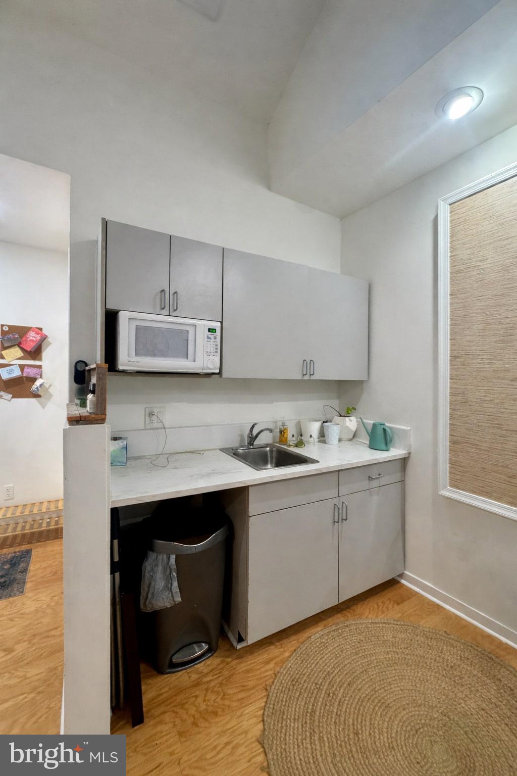 1534 PACKER AVENUE 200F