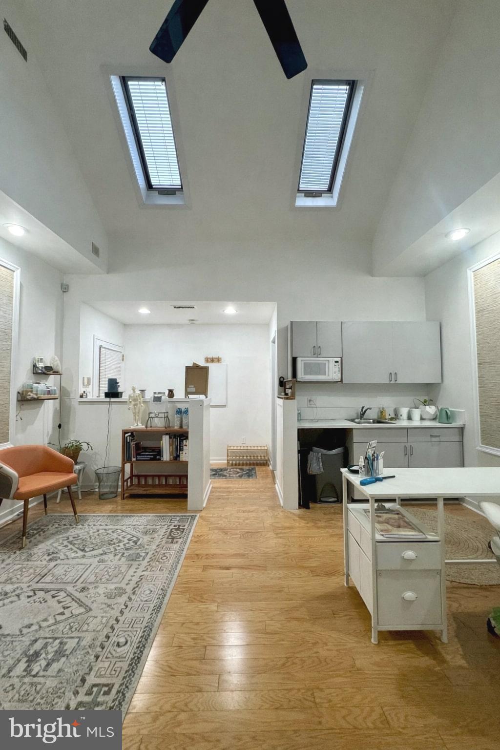 1534 PACKER AVENUE 200F