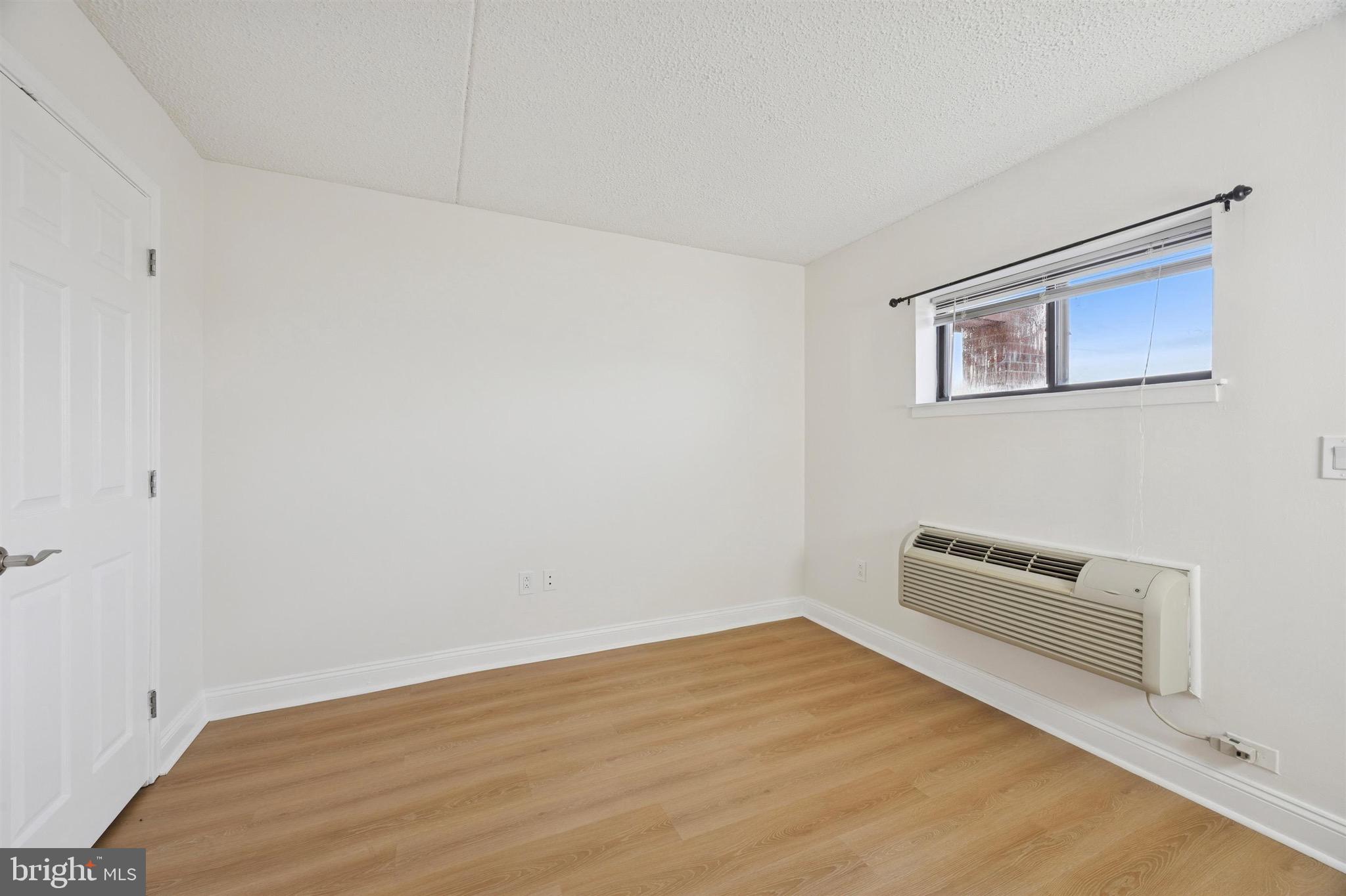 200 LOMBARD STREET 10 820