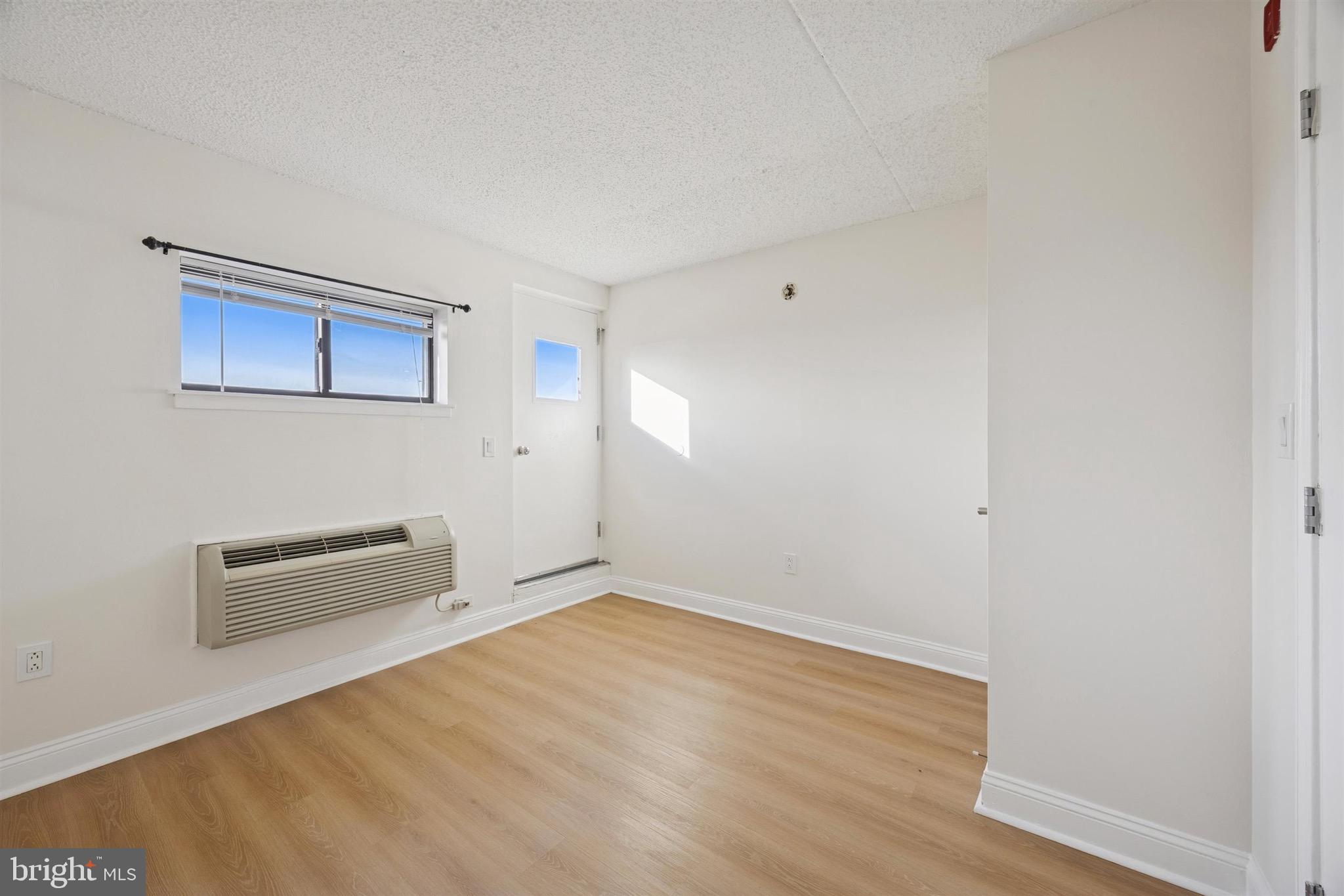 200 LOMBARD STREET 10 820