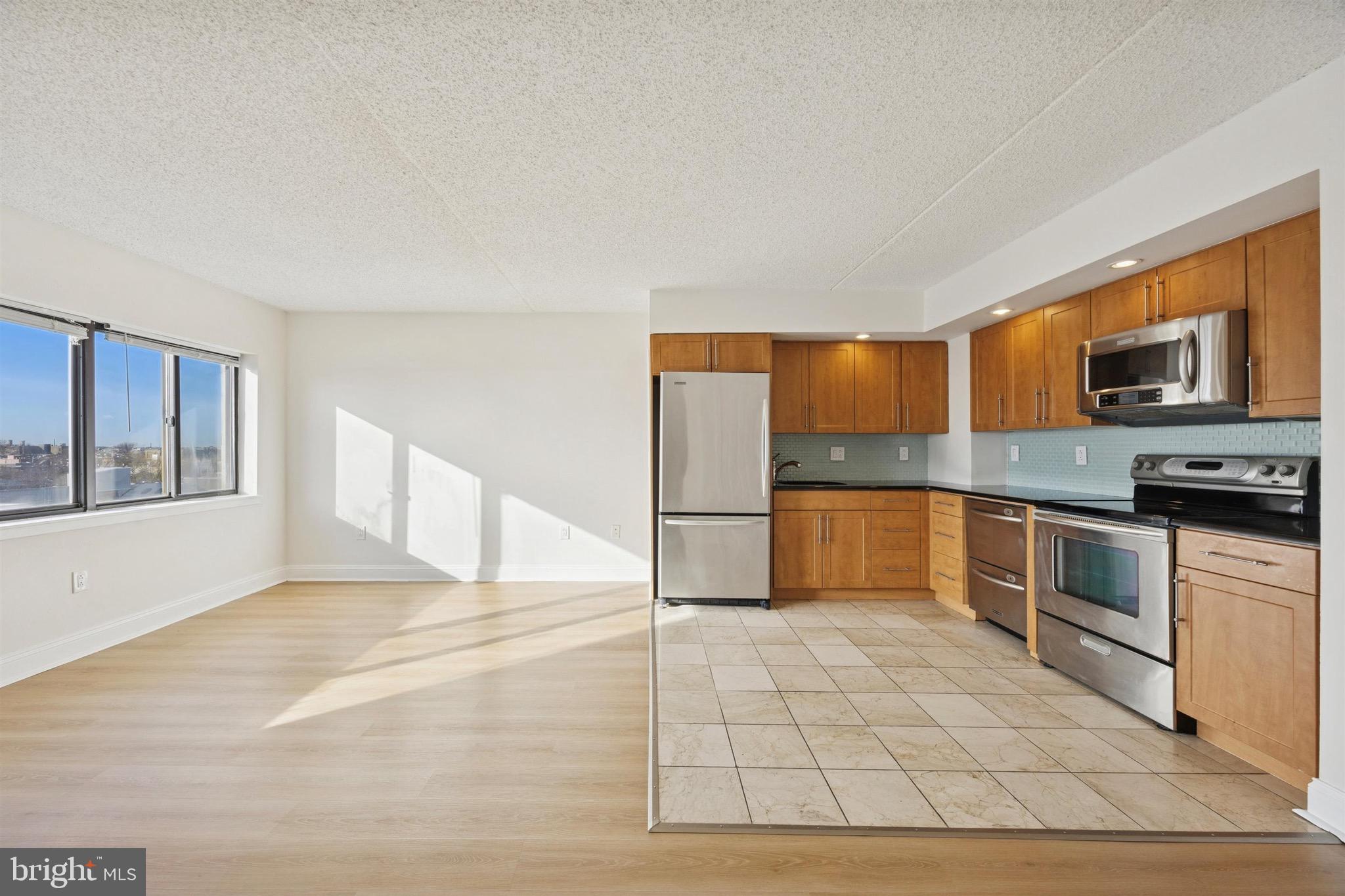 200 LOMBARD STREET 10 820