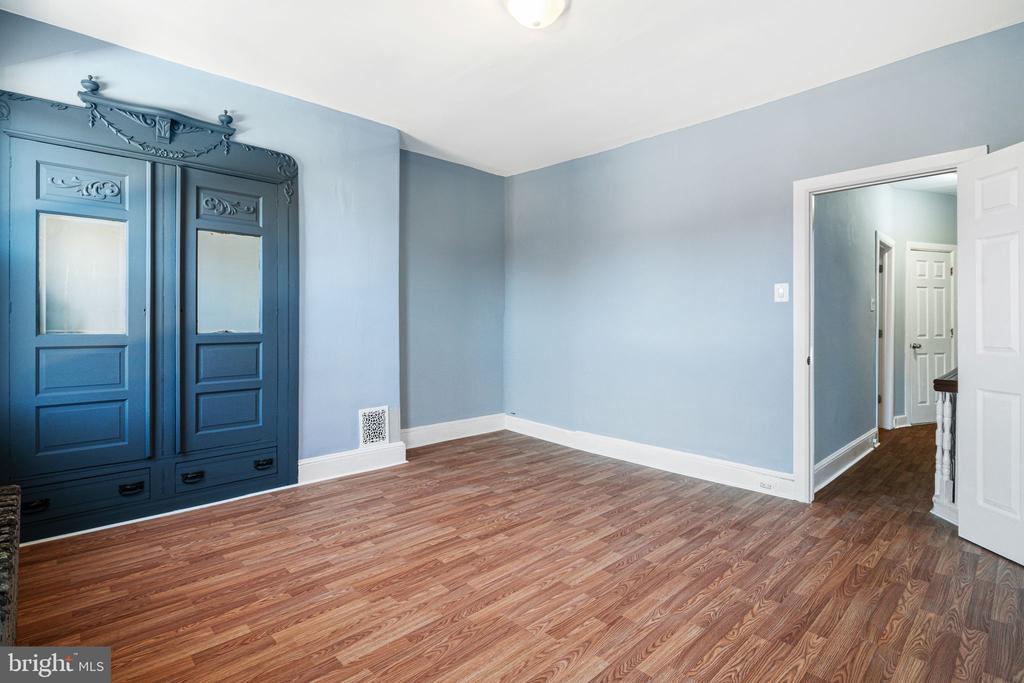 447 N WILTON STREET