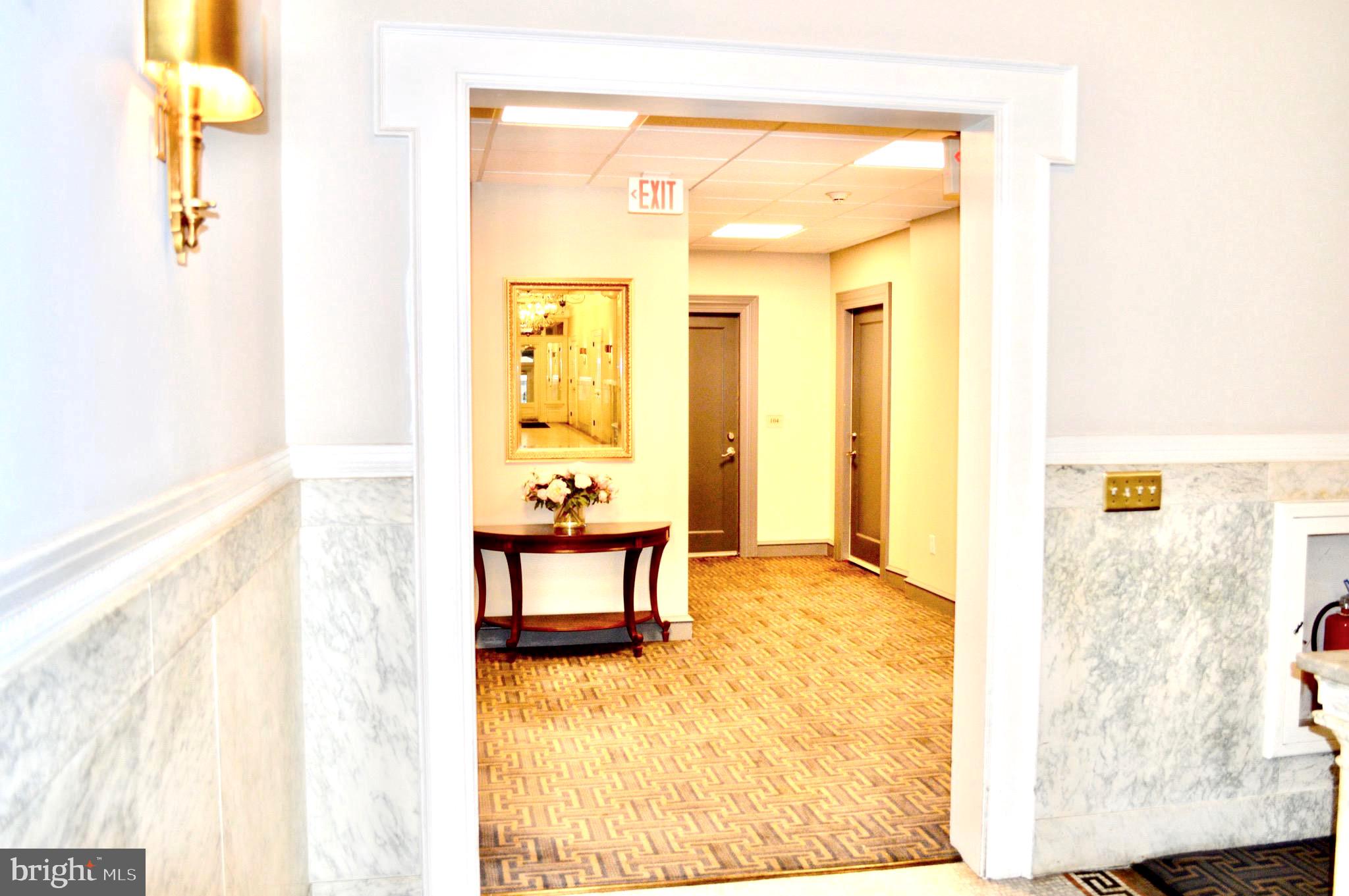 1811 CHESTNUT STREET UNIT 404