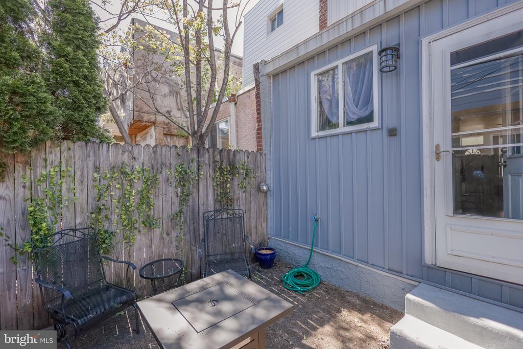 3123 AGATE STREET