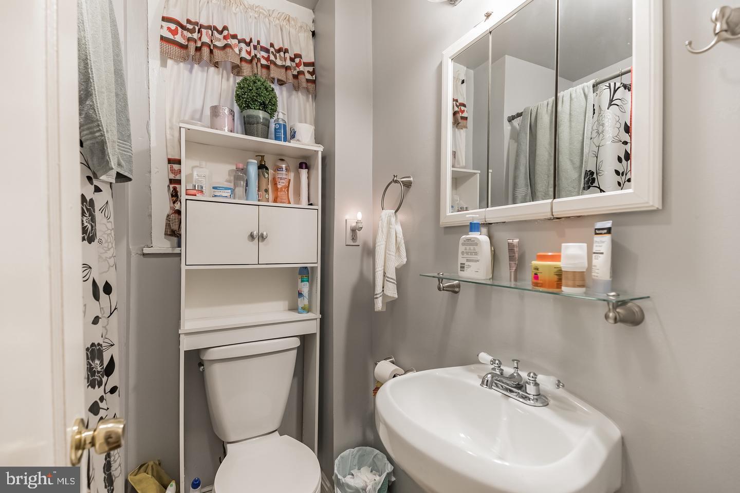 1925 E ALLEGHENY AVENUE