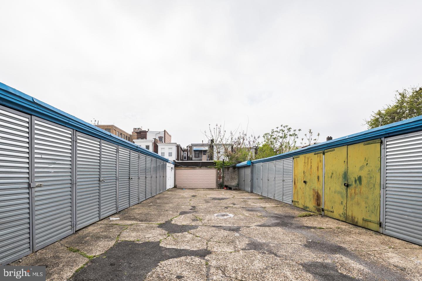 1925 E ALLEGHENY AVENUE