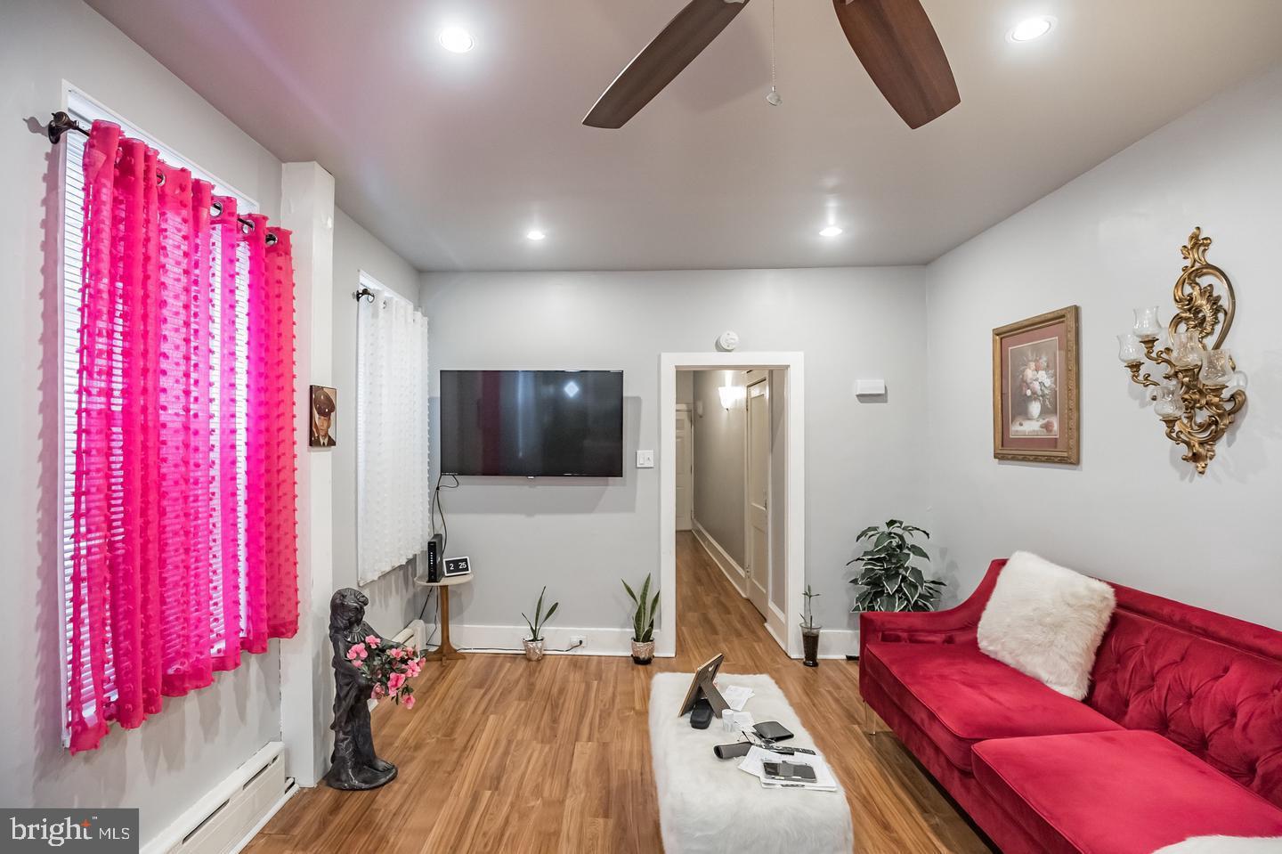 1925 E ALLEGHENY AVENUE