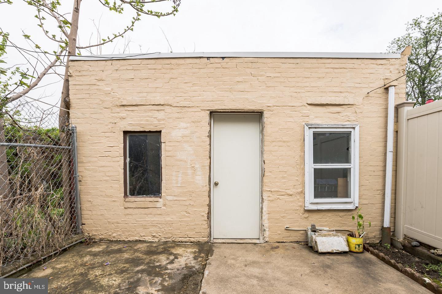 1925 E ALLEGHENY AVENUE