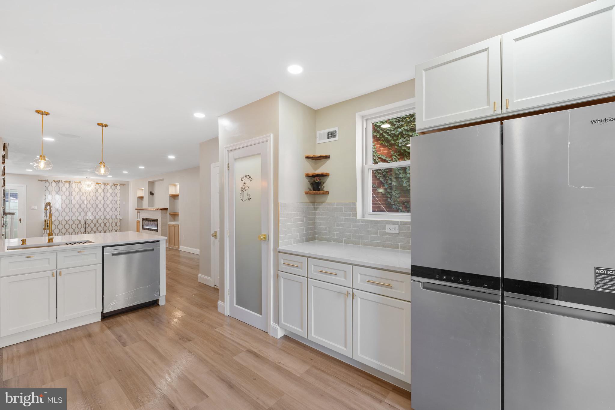 6027 WOODCREST AVENUE