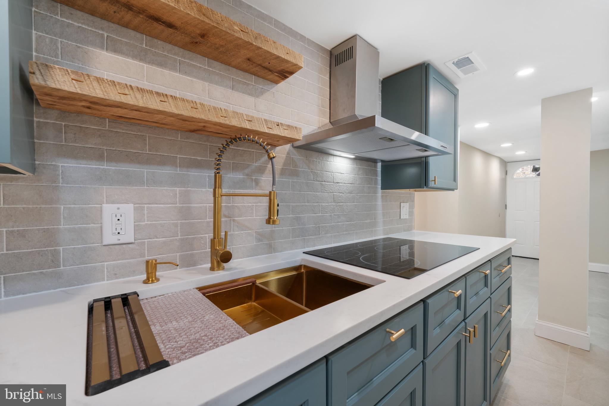 6027 WOODCREST AVENUE