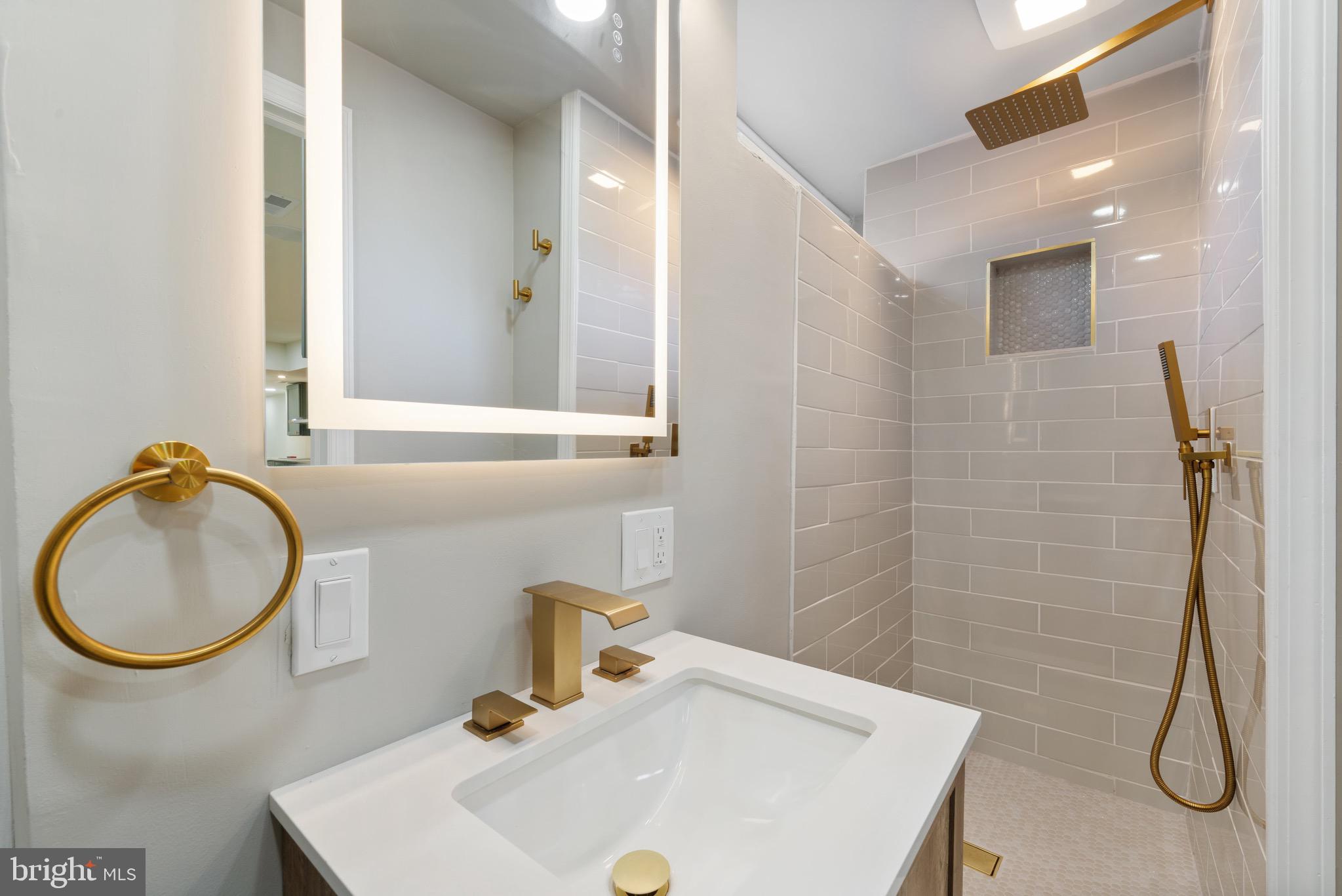 6027 WOODCREST AVENUE