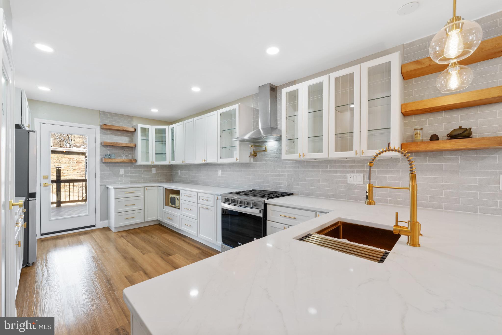 6027 WOODCREST AVENUE