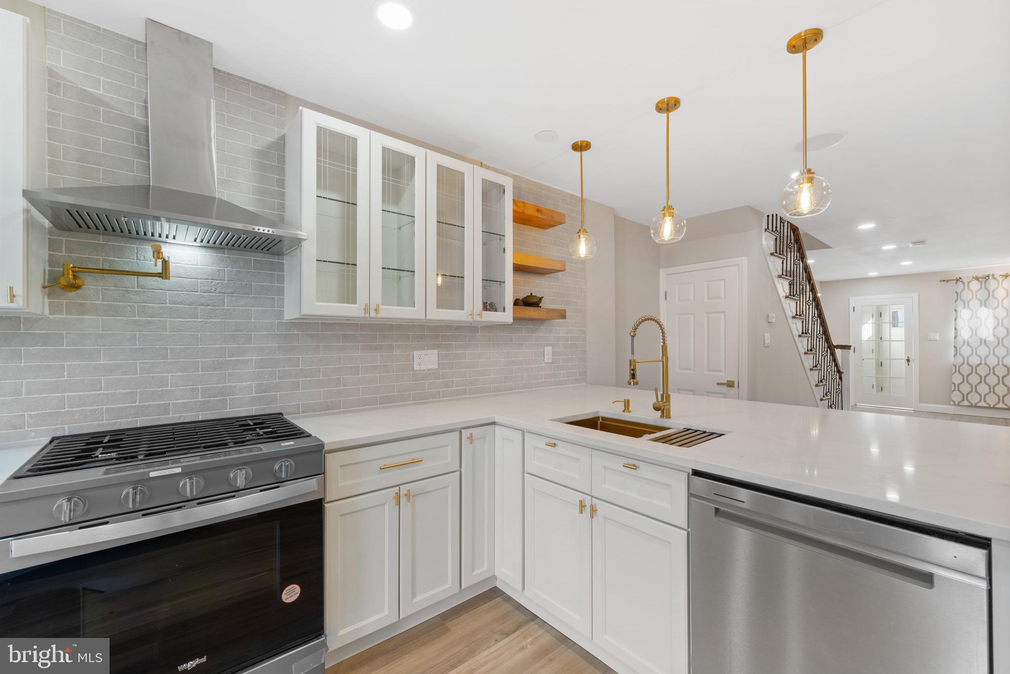 6027 WOODCREST AVENUE