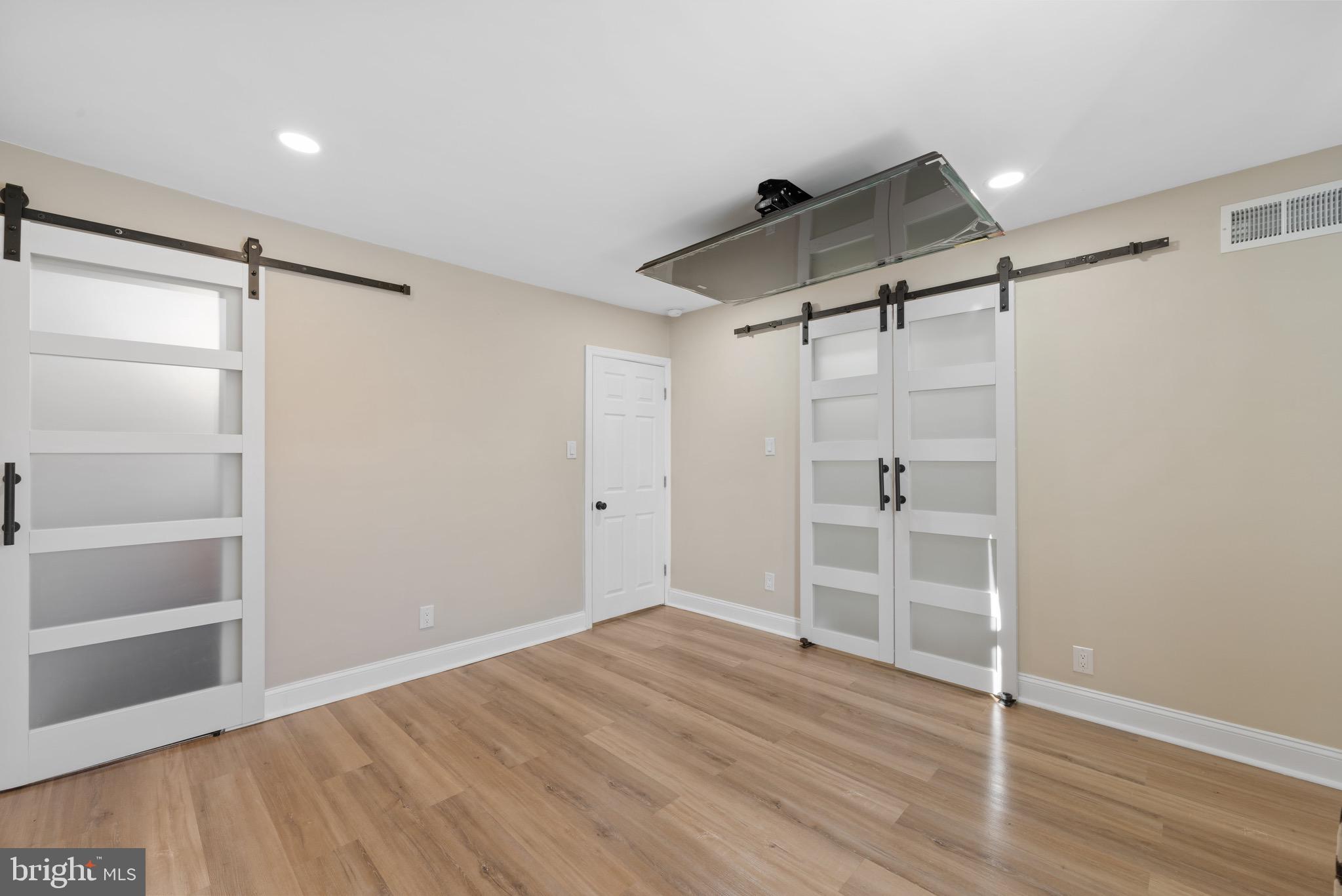 6027 WOODCREST AVENUE