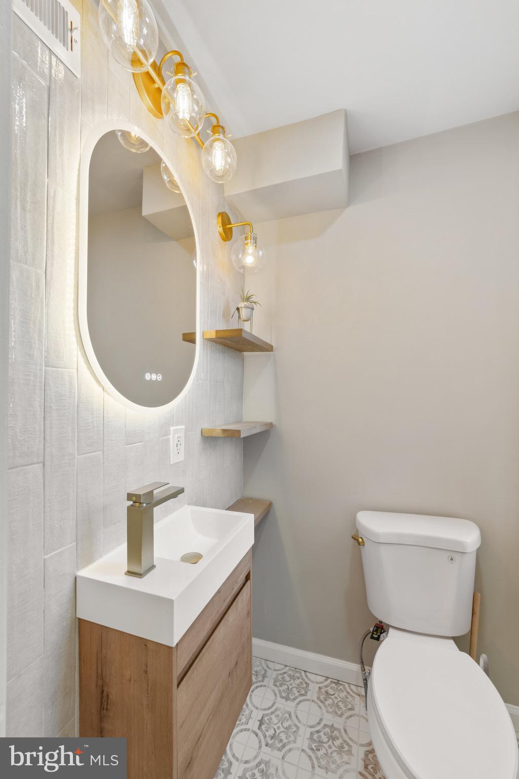 6027 WOODCREST AVENUE