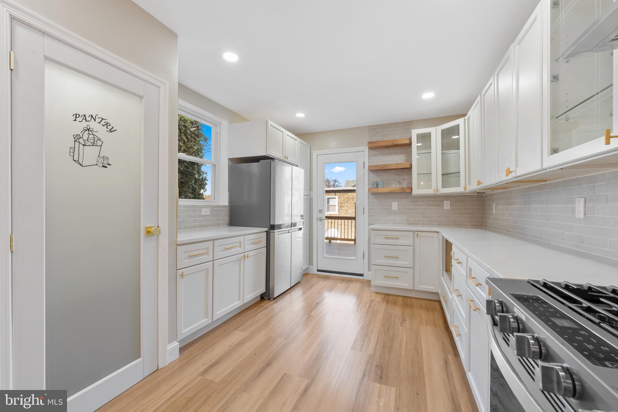 6027 WOODCREST AVENUE