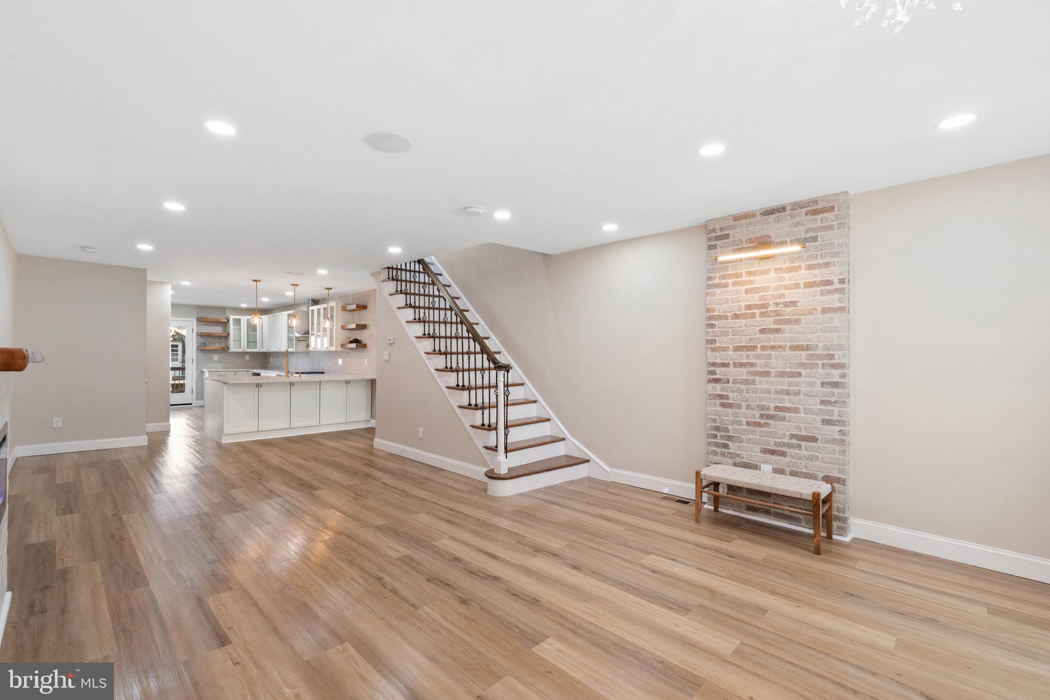 6027 WOODCREST AVENUE