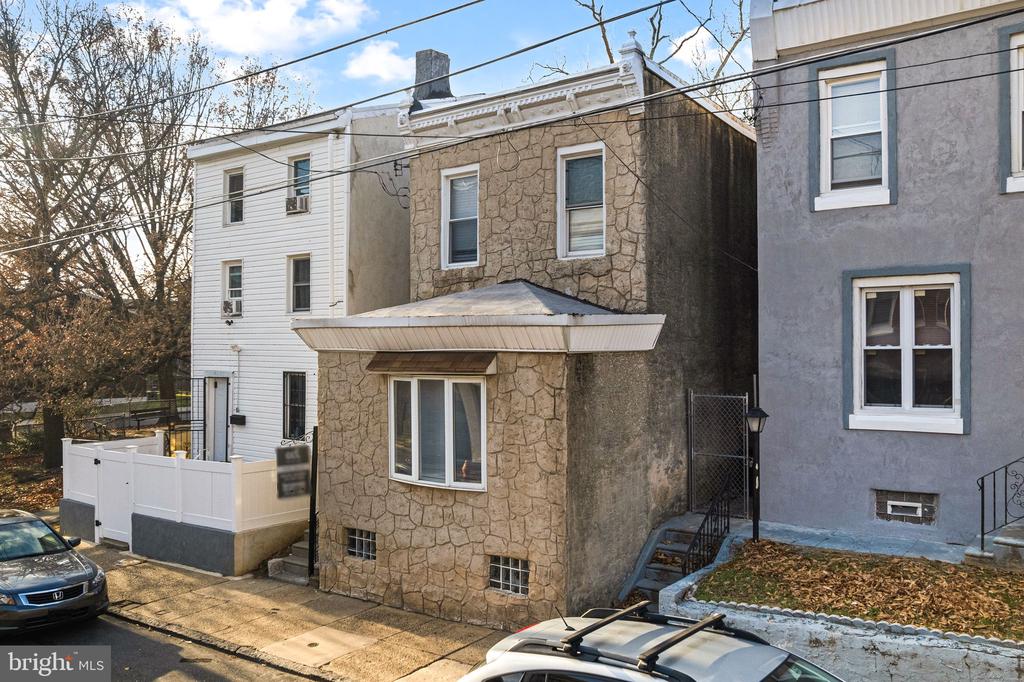 4668 MULBERRY STREET