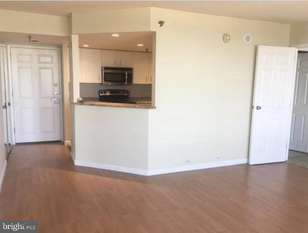 2001 HAMILTON STREET 00 1207