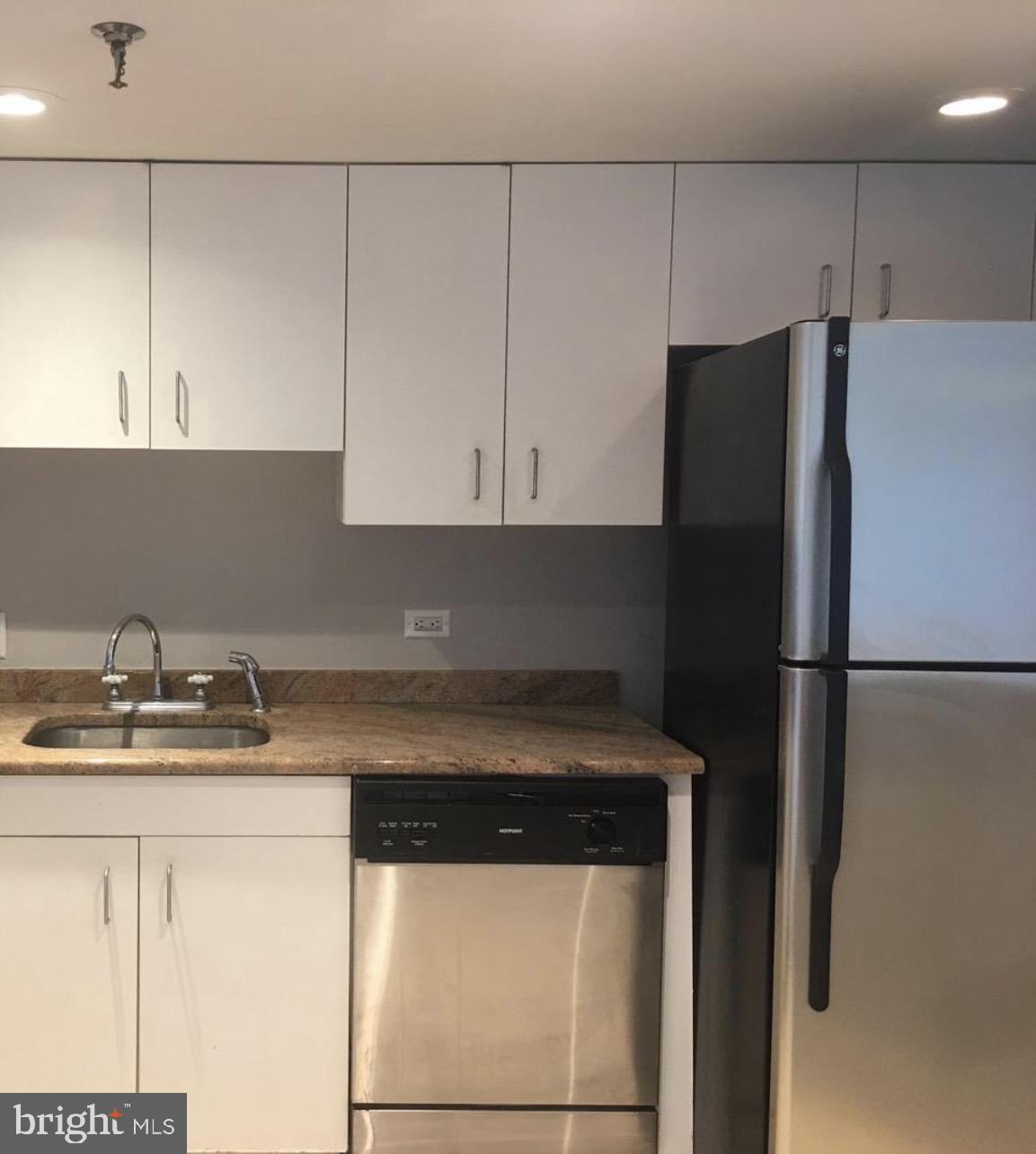 2001 HAMILTON STREET 00 1207