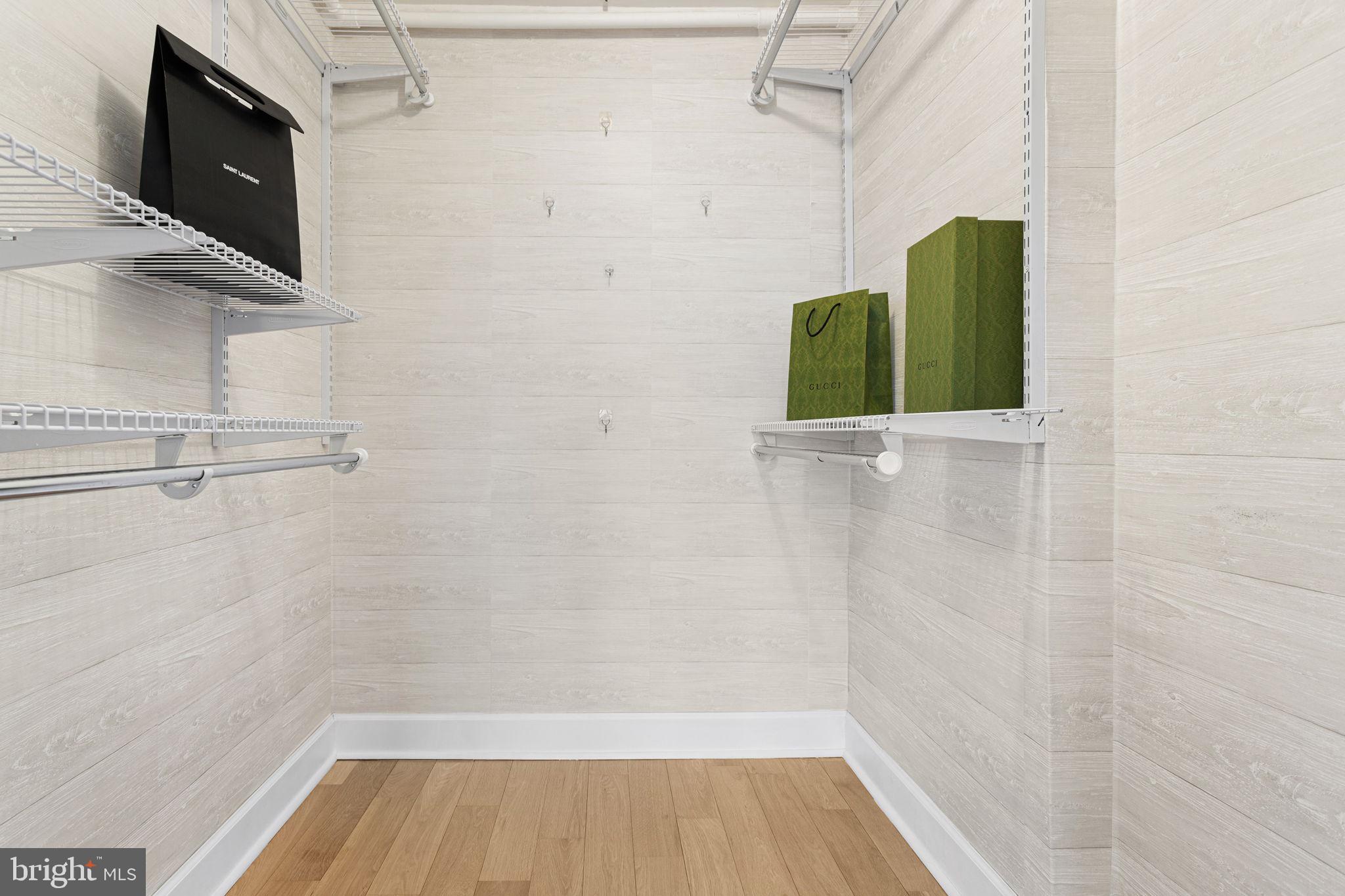 2001 HAMILTON STREET 1622