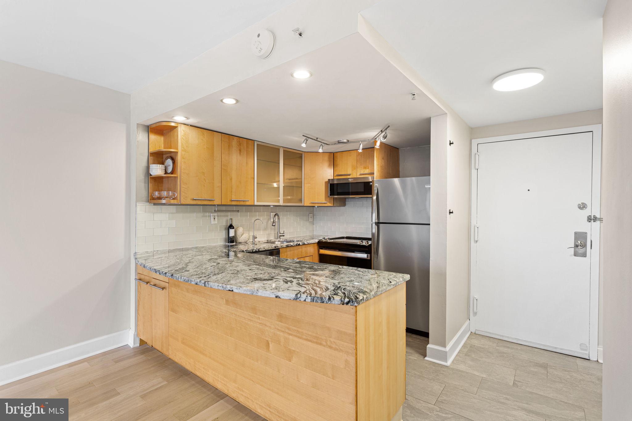 2001 HAMILTON STREET 1622