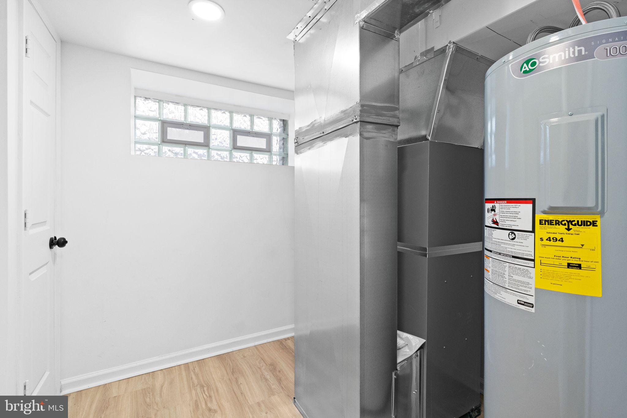 3932 N SMEDLEY STREET