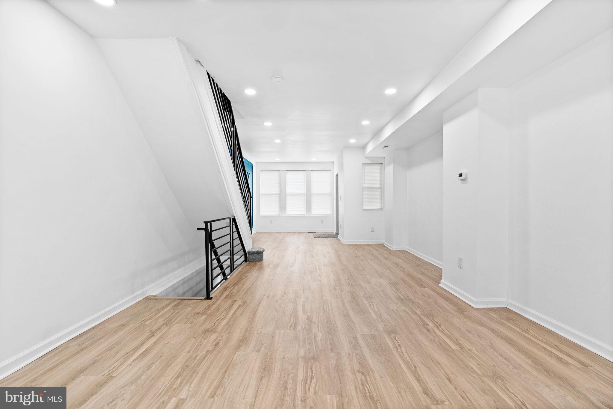 3932 N SMEDLEY STREET