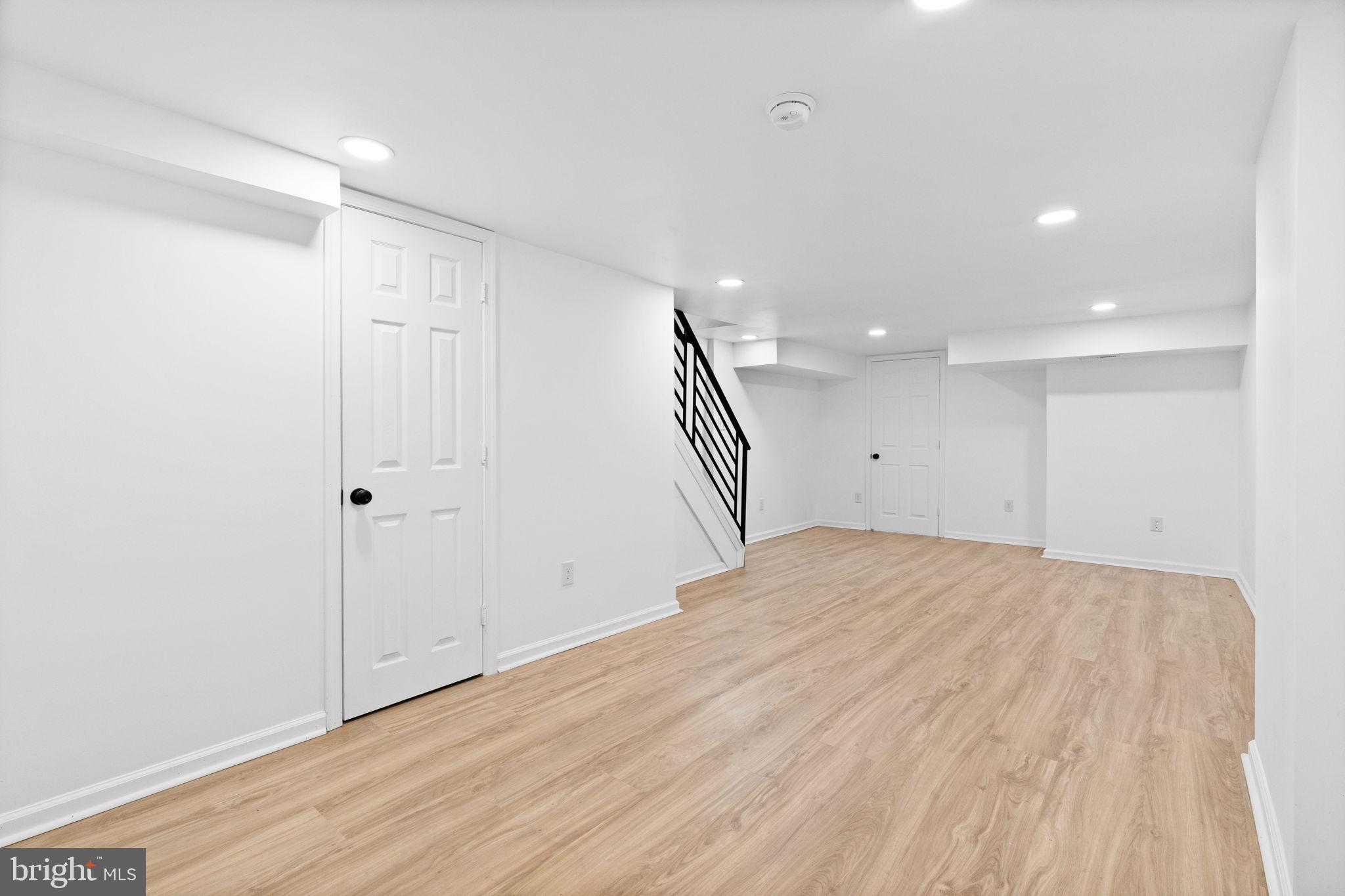 3932 N SMEDLEY STREET