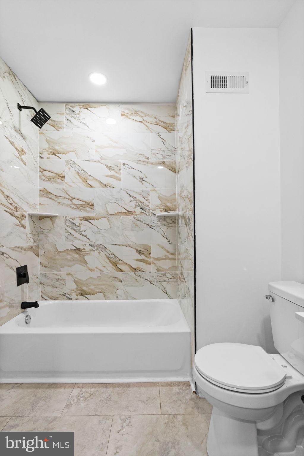 3932 N SMEDLEY STREET