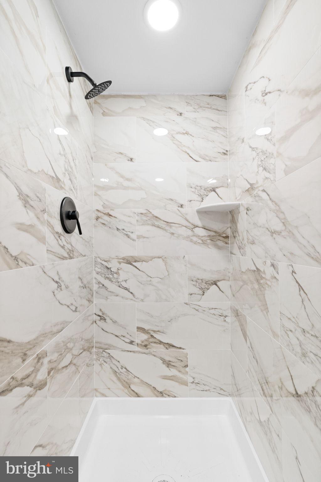 3932 N SMEDLEY STREET