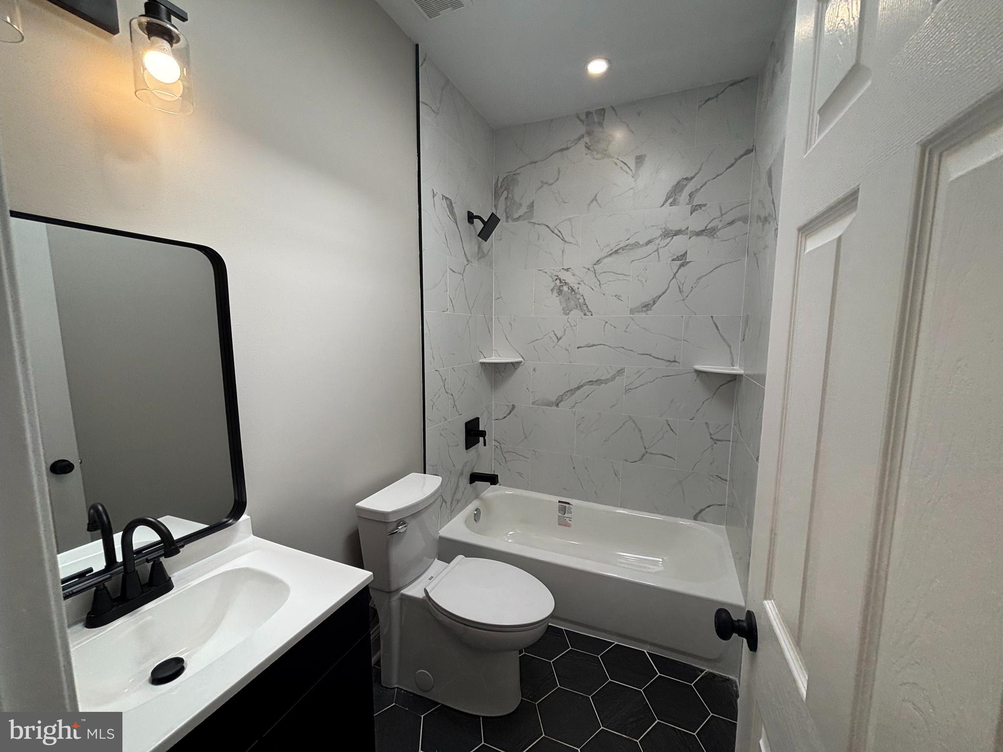 1451 W LOUDON STREET 2