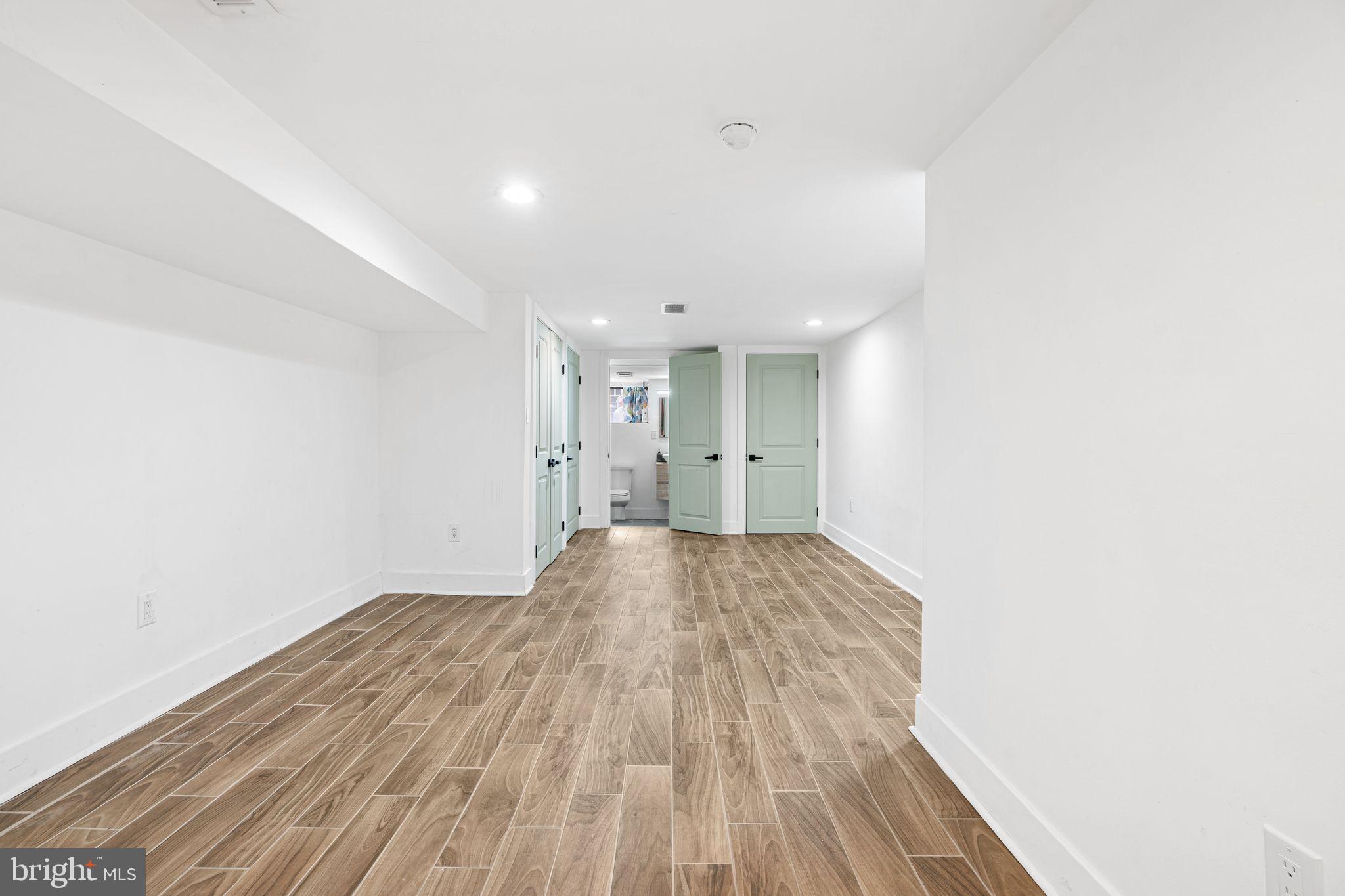 2937 NICHOLAS STREET