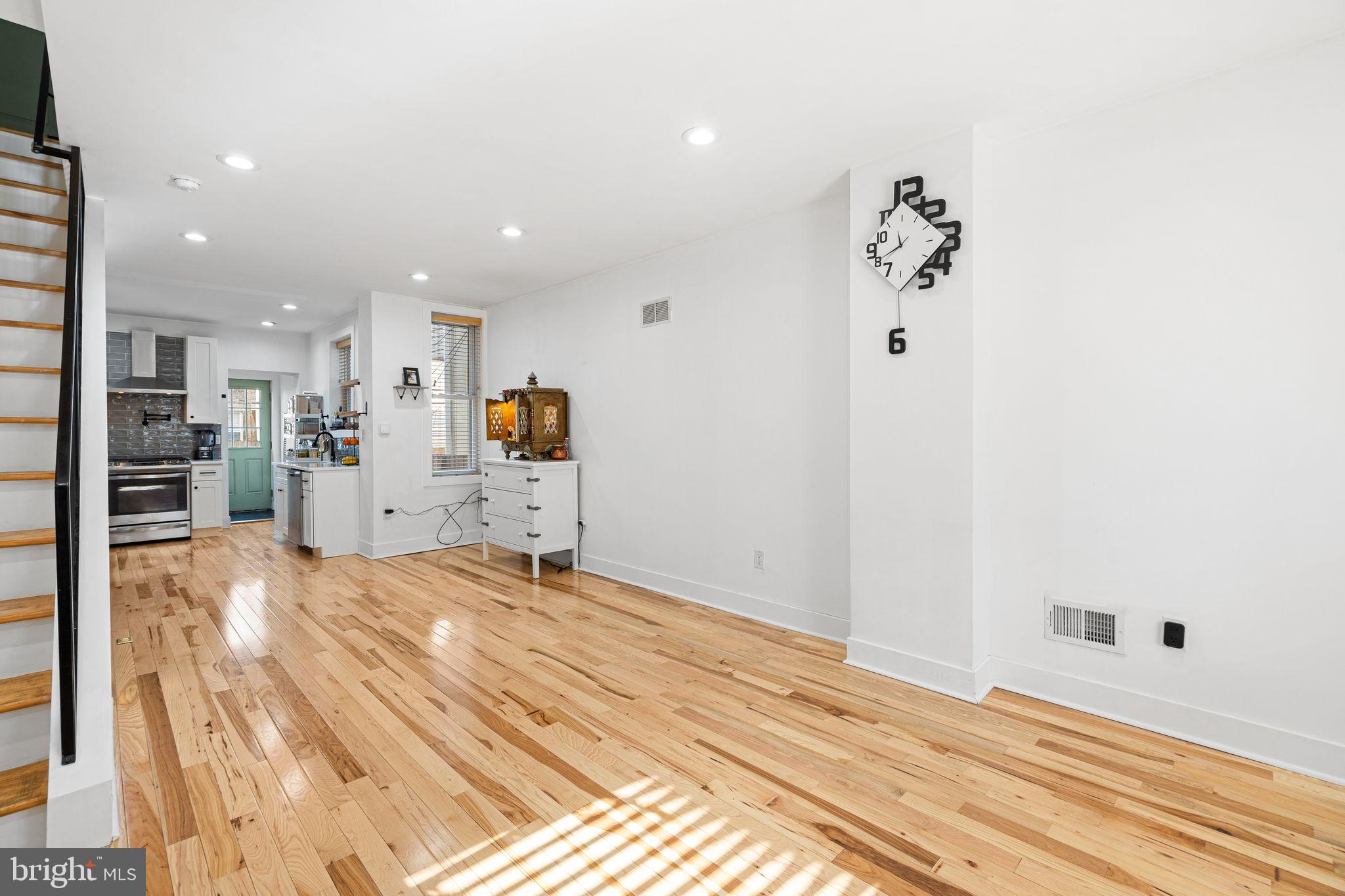 2937 NICHOLAS STREET