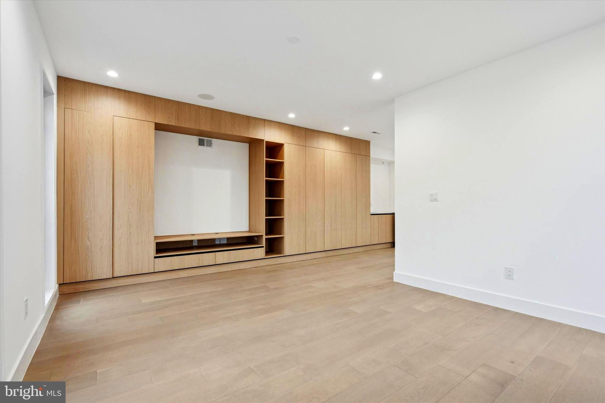 1843 HARTRANFT STREET B102