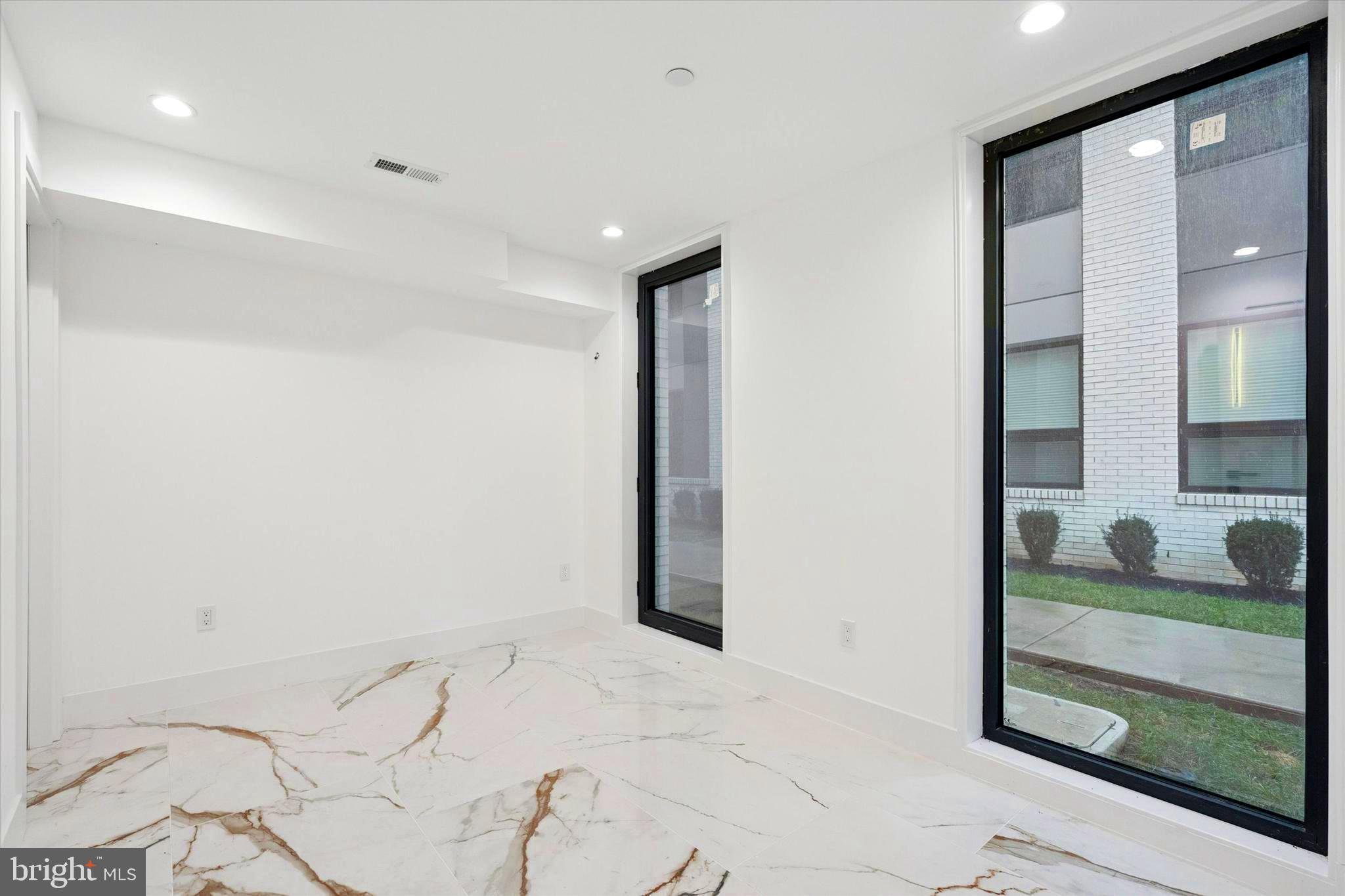 1843 HARTRANFT STREET B102