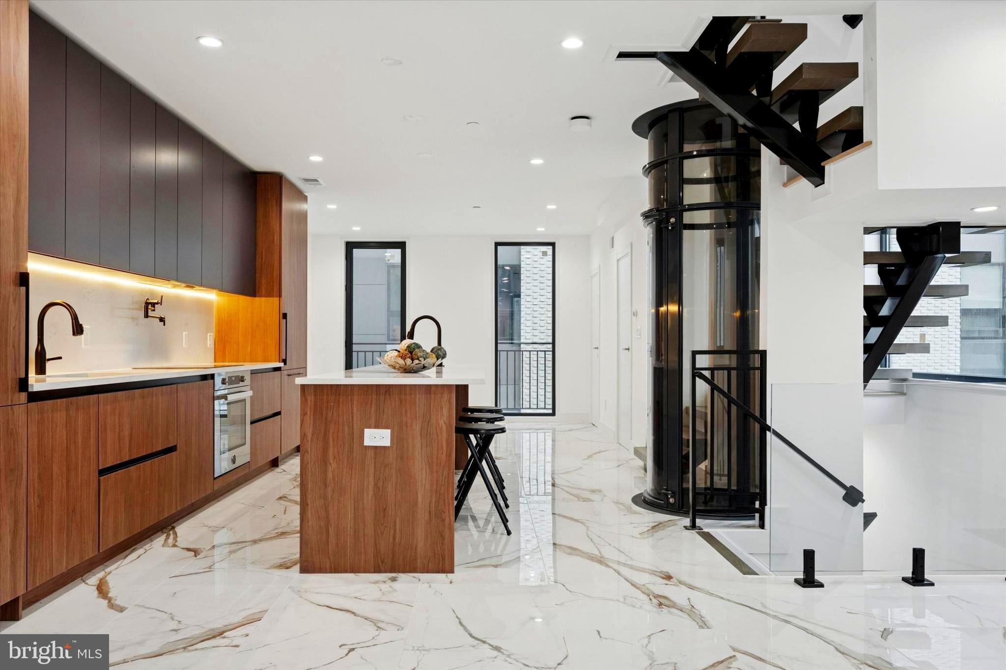 1843 HARTRANFT STREET B102