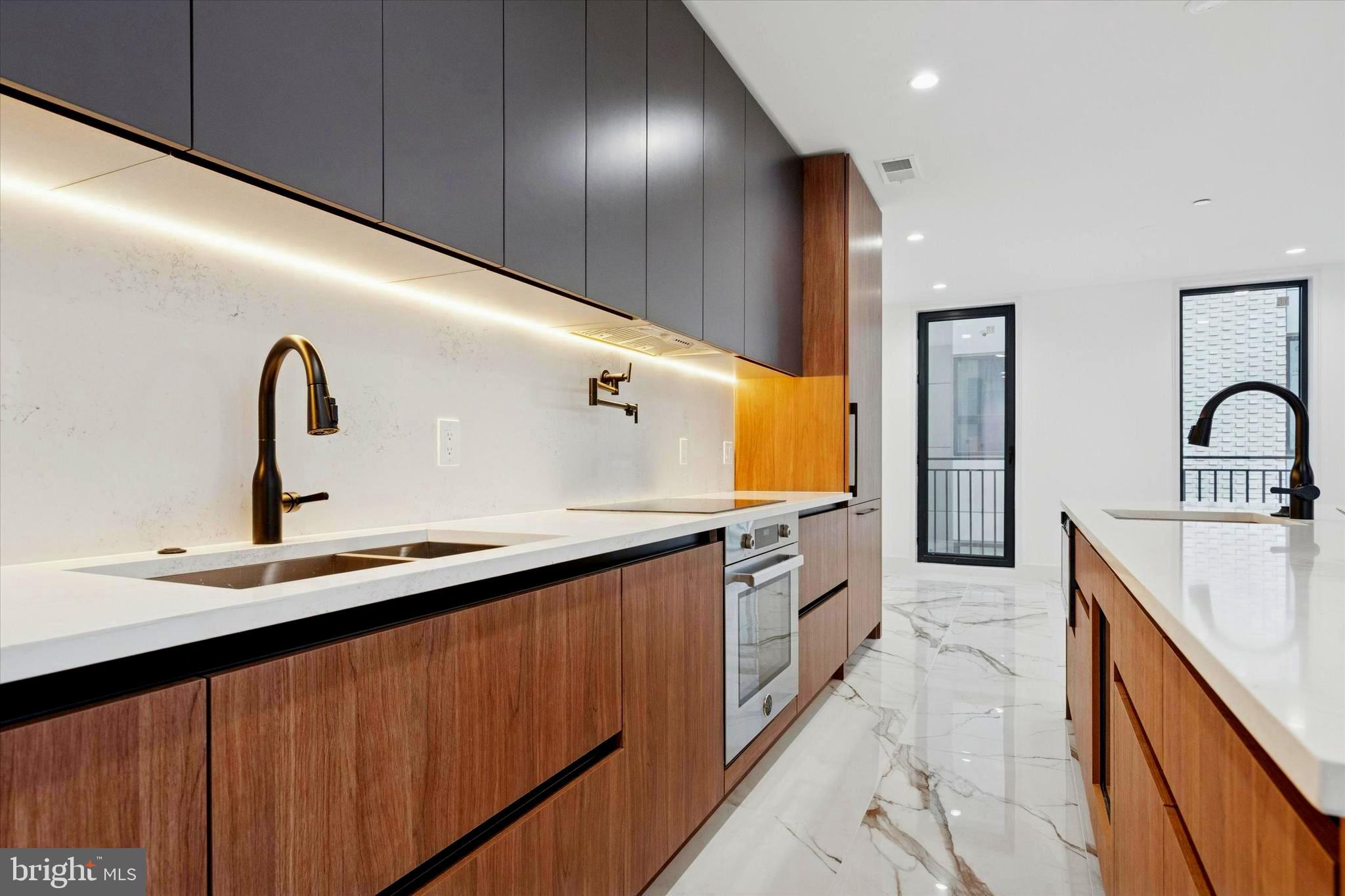 1843 HARTRANFT STREET B102