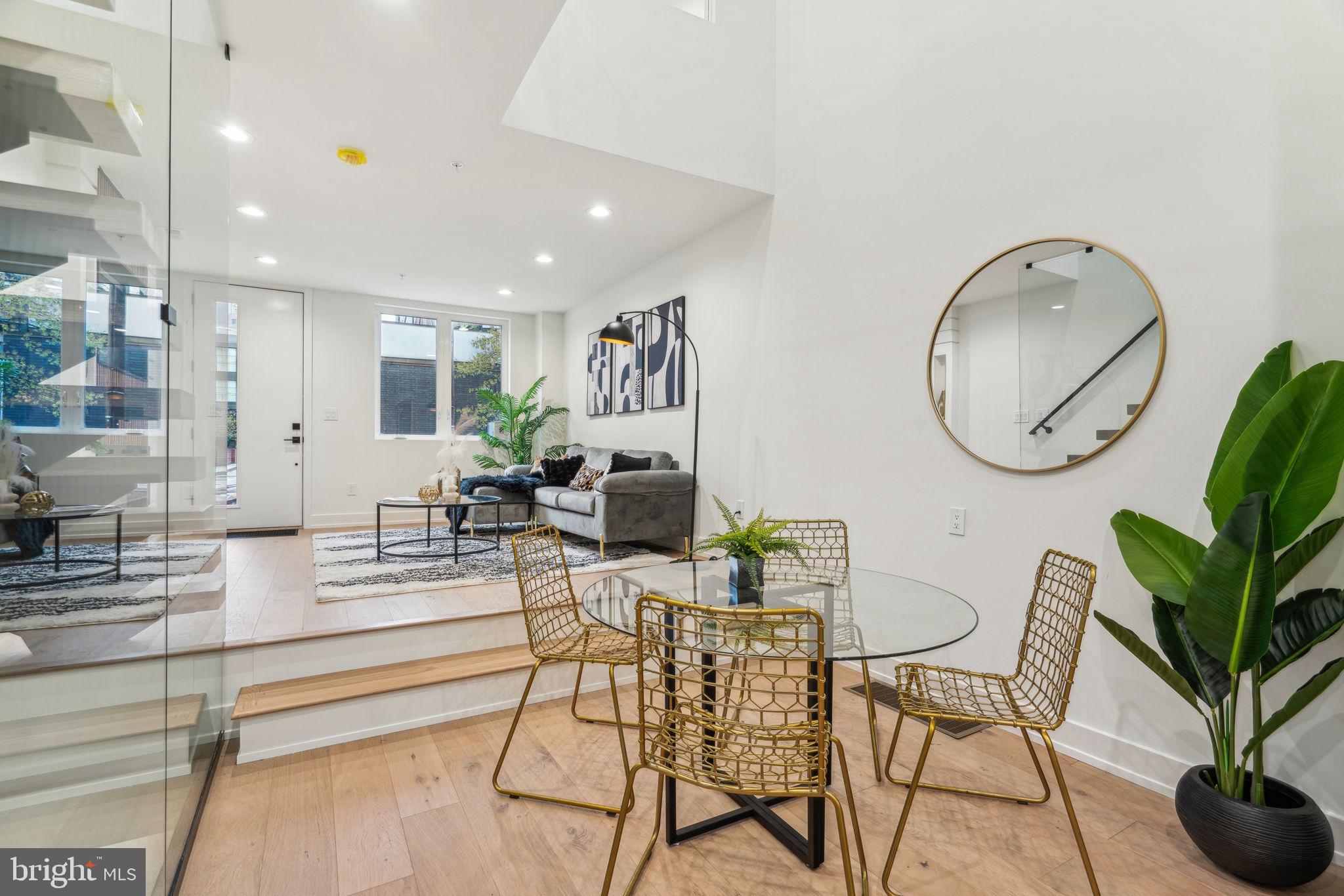 1106 N BODINE STREET