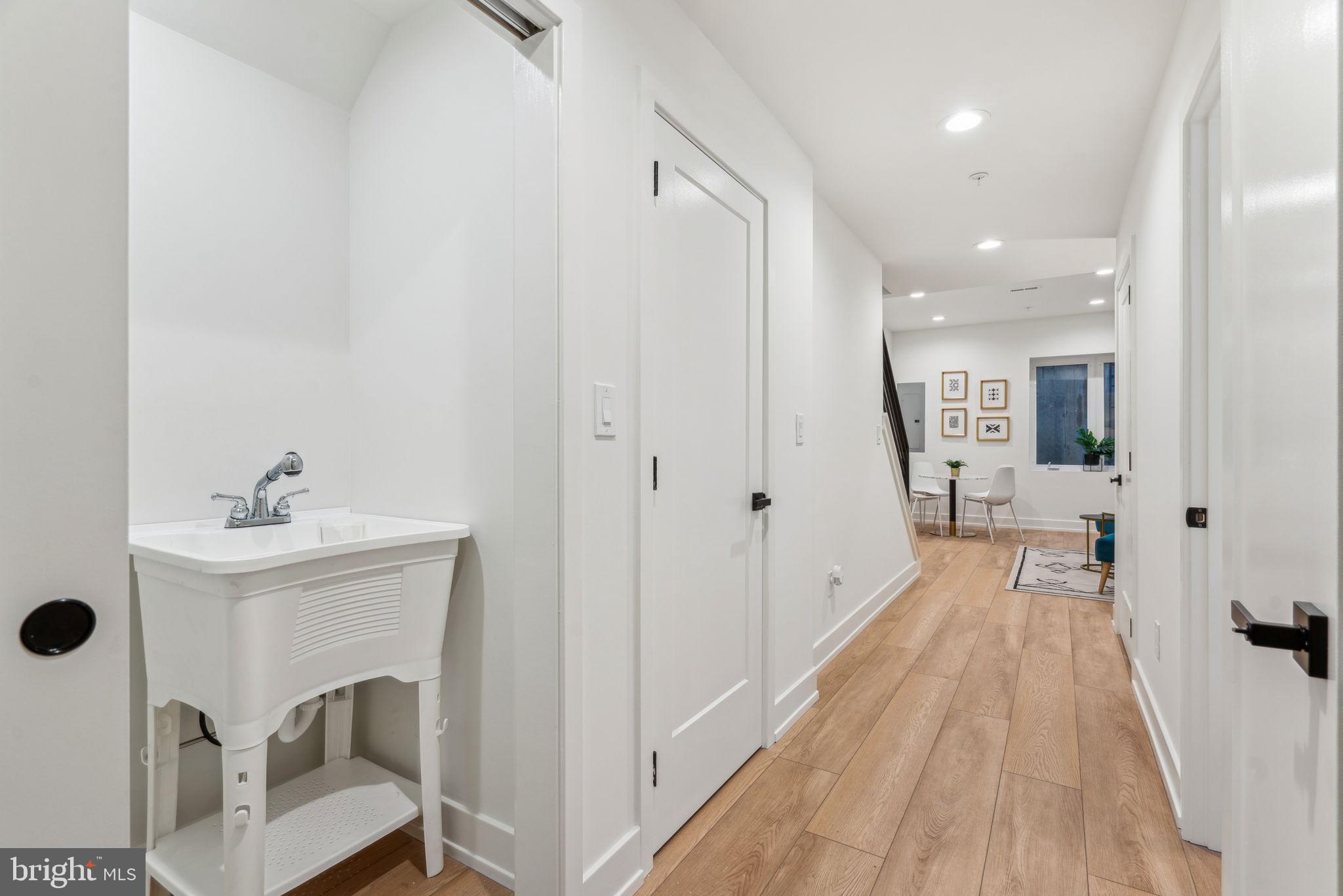 1106 N BODINE STREET