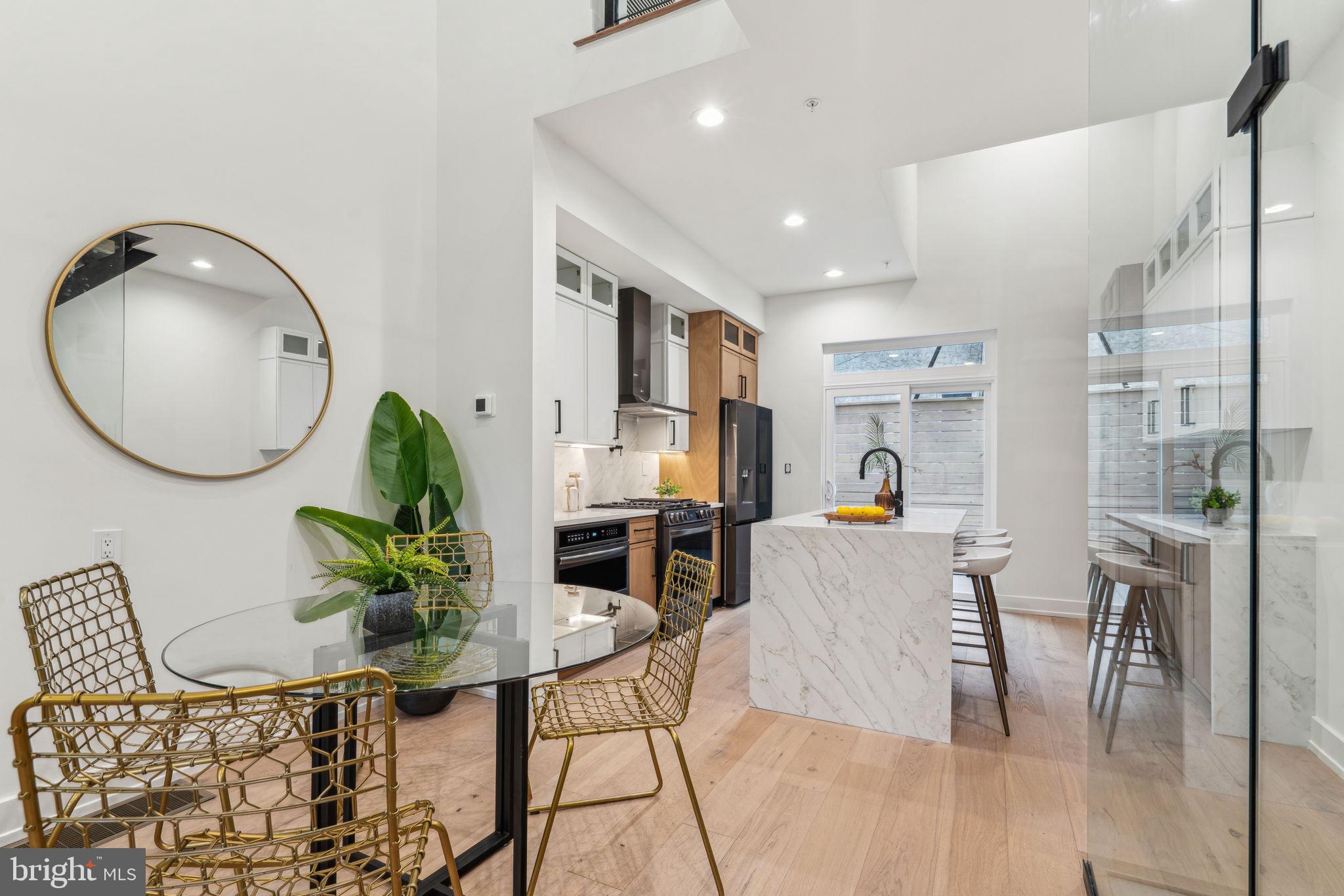 1106 N BODINE STREET