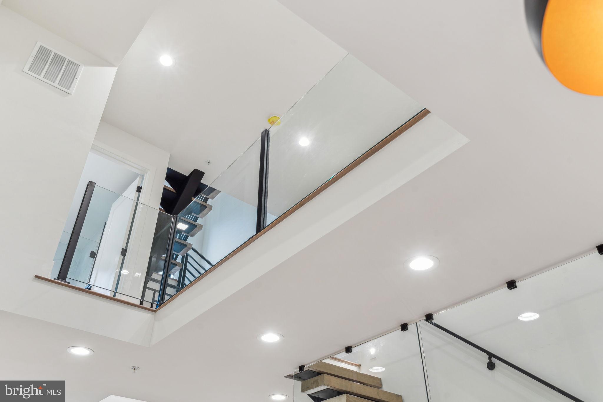 1106 N BODINE STREET