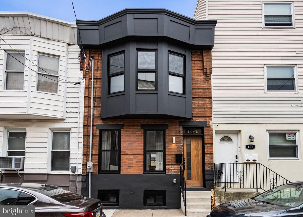 404 PIERCE STREET