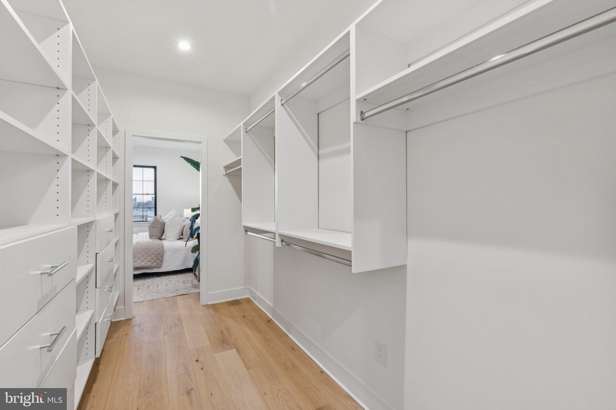 2316 DICKINSON STREET